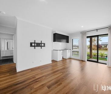 Stylish & Spacious Four Bedroom Family Home - Photo 4