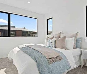 First Week Rent Free – 4-bedroom townhouse in ... - Photo 2