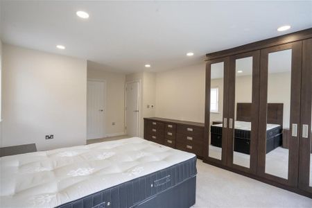 5 bedroom detached house to rent - Photo 5