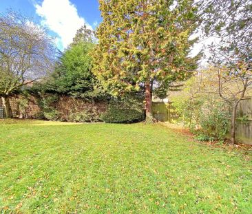 4 bedroom semi-detached house to rent - Photo 4