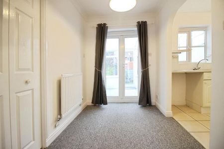 2 bedroom semi-detached house to rent - Photo 3