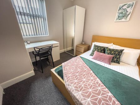 5 bedroom terraced house to rent - Photo 5