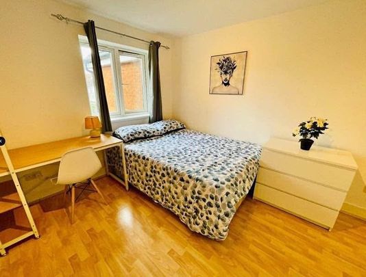 Room in a Shared Flat, Credon Road, E13 - Photo 1