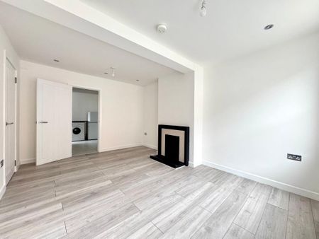 4 bedroom terraced house to rent - Photo 4