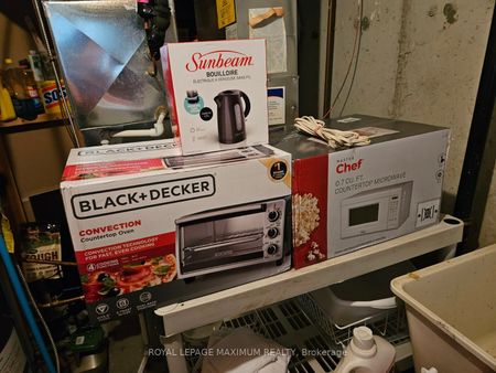 For Lease - 4 Murphy Lane Unit# ROOM FOR RENT, Ajax, Ontario - Photo 3