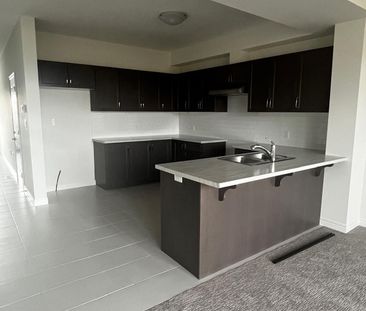 For Lease - 23 Lloyd Davies Way, Hamilton, Ontario - Photo 5