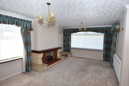 4 bedroom detached house to rent - Photo 4