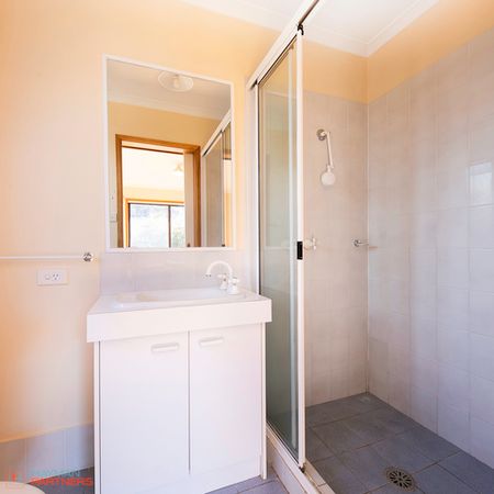 8B Lawley Street, Deakin ACT 2600 - House For Rent | Domain - Photo 2