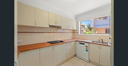 Modern & close to the station - Photo 5