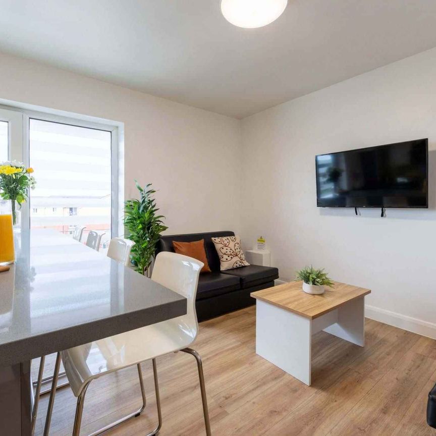 Platinum Studio - Photo 1