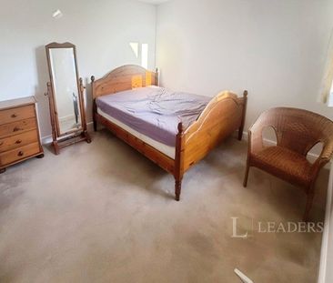 apartment to rent Apollo Way, Cambridge, Cambridgeshire, CB4 - Photo 2