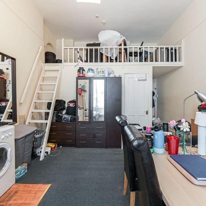Studio to rent - Photo 1