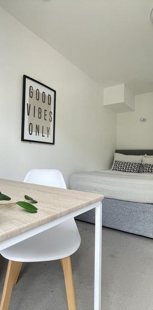 Studio to rent - Photo 1