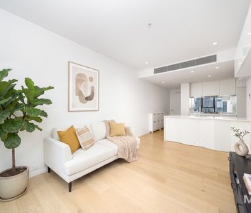 Easy living at Melbourne Square - Photo 1