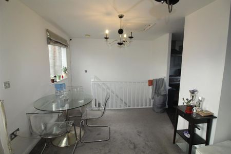 2 bedroom semi-detached house to rent - Photo 2
