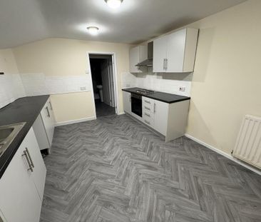 2 bedroom terraced house to rent - Photo 4