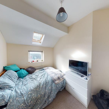 2 bedroom ground floor flat to rent - Photo 3