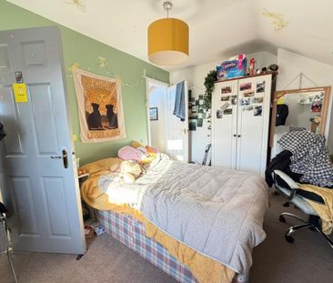 4 bedroom end of terrace house to rent - Photo 3