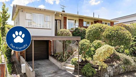 Family Home in Epsom - Photo 3