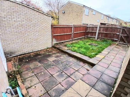 York Road, Stevenage - Photo 4