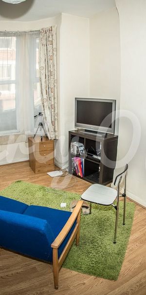 Flat 1, 18 Wellington Square, NG7 1NG, NOTTINGHAM - Photo 1