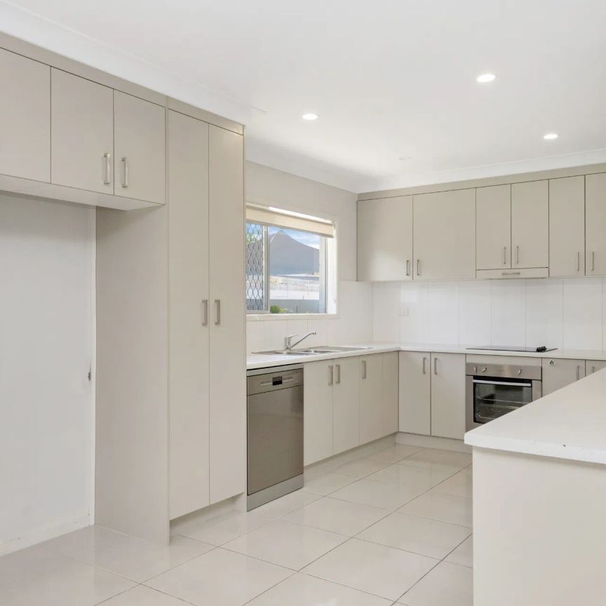 Relaxed Living with Pool and Outdoor Entertaining - Photo 1