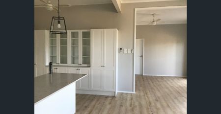 4 Bed Unit (Upstairs) - TANILBA BAY - Photo 3