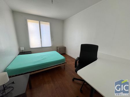 Location Appartement 3 pièces 82m² - Photo 2