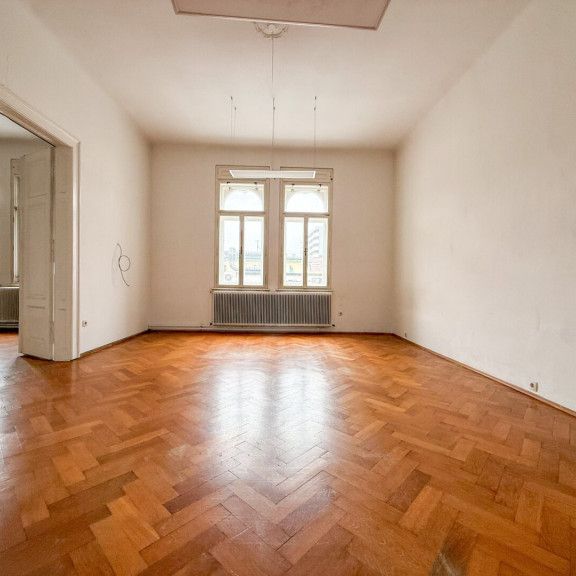 Klagenfurt: Altbaucharme mit großzügigen Räumen in der Innenstadt - Foto 1