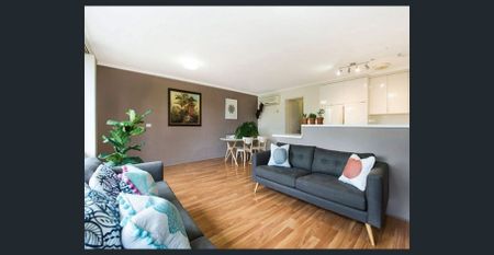 Stylish, Light-Filled Two-Bedroom Unit – Walk to Mt Eliza Village - Photo 4