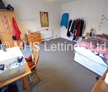 6 Bedroom Mid Terraced House for rent in Manor Drive - Photo 6
