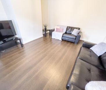 4 bedroom terraced house to rent - Photo 1