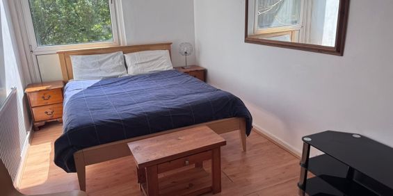 3 Bed Maisonette, Stambourne House, SW8 - Photo 3
