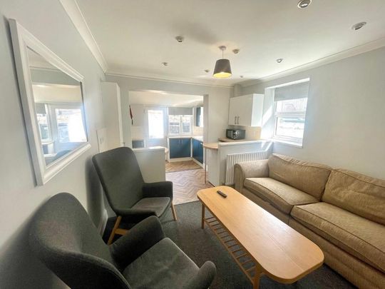 5 bedroom terraced house to rent - Photo 1