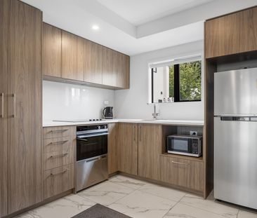 Furnished 2 bed apartment Richmond with car park - Photo 3