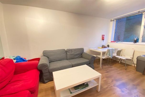 6 bedroom terraced house to rent - Photo 1