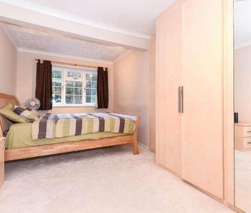 Ascot, Berkshire, SL5 - Photo 2