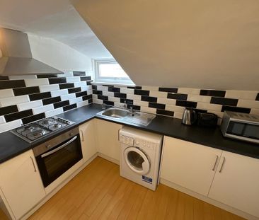 2 bedroom flat to rent - Photo 4
