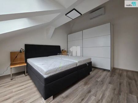 Pronájem zařízeného ateliéru 2+kk, 40 m - Фото 5