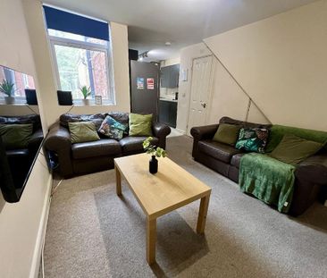 6 bedroom house to rent - Photo 2