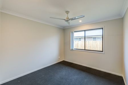 Brand-New Family Home in Park Lane Reserve! - Photo 4