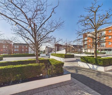 1 bedroom Flat in Whale Avenue, Reading - Photo 6
