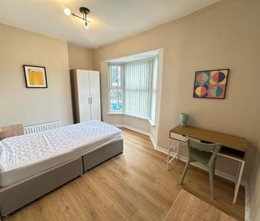 4 bedroom terraced house to rent - Photo 4