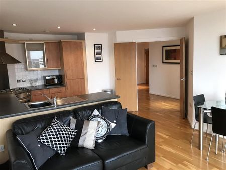 2 bedroom flat to rent - Photo 2