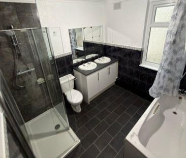 3 bedroom terraced house to rent - Photo 2