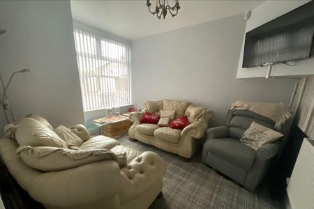 2 bedroom terraced house to rent - Photo 2