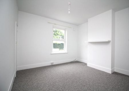 2 bedroom semi-detached house to rent - Photo 4