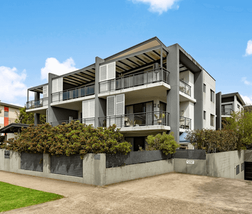 Sleek and Stylish One-Bedroom Apartment in a Prime Location - Photo 6