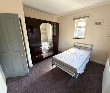 3 bedroom detached house to rent - Photo 3