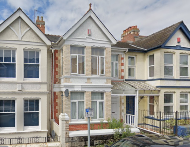 Hillside Avenue Room 5 - Photo 1